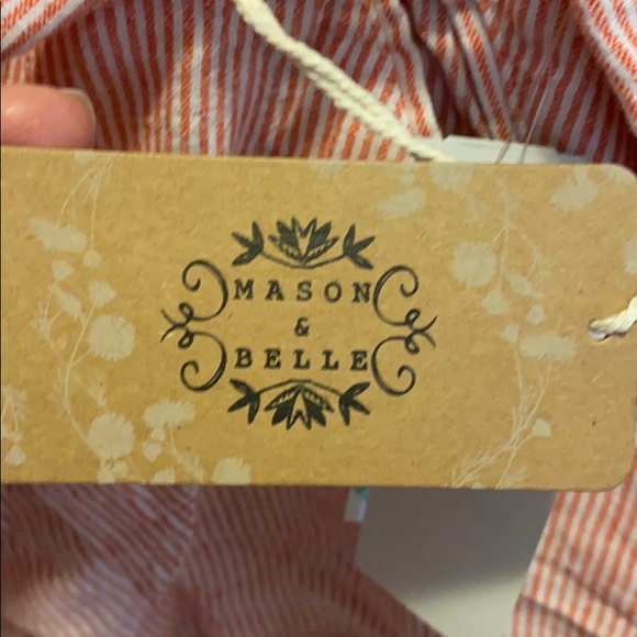 NWT Adorable Linen striped shorts. - Picture 4 of 6